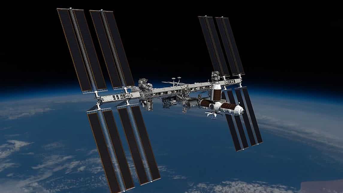 Independent space station