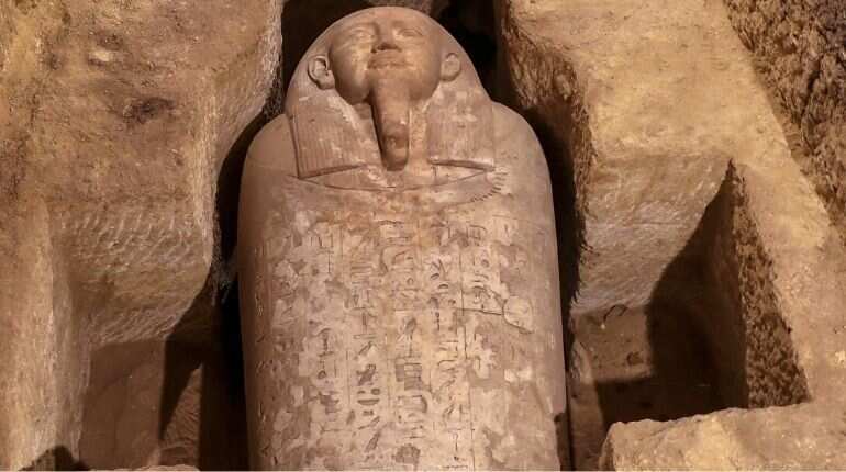 Egypt unveils tombs dating back to 3,000 years Egypt unveils tombs dating back to 3,000 years