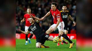Manchester United held by Wolves on Fernandes debut