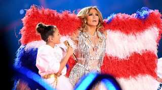 Jennifer Lopez's 11-year-old daughter makes her debut at Super Bowl half time