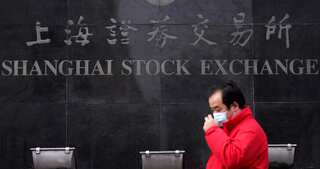 Chinese stocks crash as death toll in coronavirus mounts to over 360