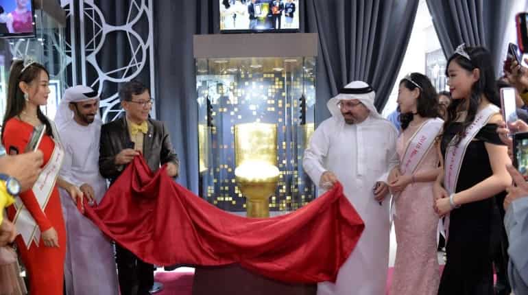 Toilet embedded with 40,000 diamonds reached Dubai Toilet embedded with 40,000 diamonds reached Dubai