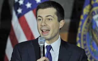 Iowa caucus: Pete Buttigieg takes surprise lead in Democratic race