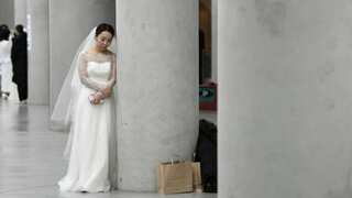 No food, no pictures: Wedding photographer deletes all pictures after she is denied breaks