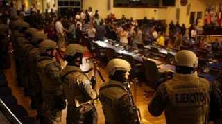 Heavily armed soldiers barge into Parliament in El Salvador