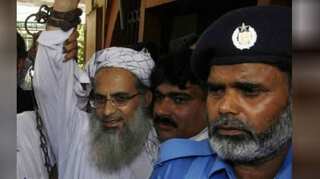 Deposed Pakistan's Lal Masjid Maulana Abdul Aziz agrees to vacate mosque after striking deal with government