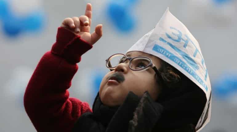 'Mini Mufflerman' cynosure of all eyes at Kejriwal's swearing-in ceremony 'Mini Mufflerman' cynosure of all eyes at Kejriwal's swearing-in ceremony