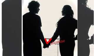Shah Rukh Khan celebrates 36 years of love with wife Gauri on Valentine's Day