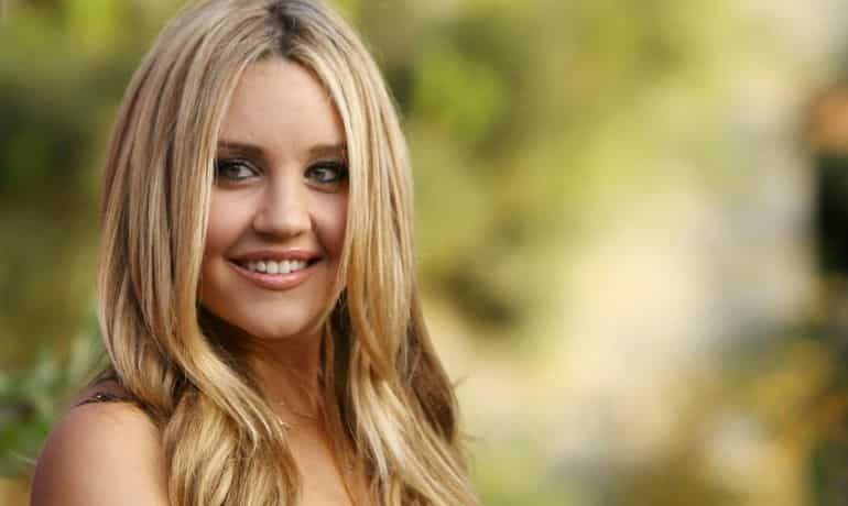 Amanda Bynes spotted roaming around the streets naked, put on