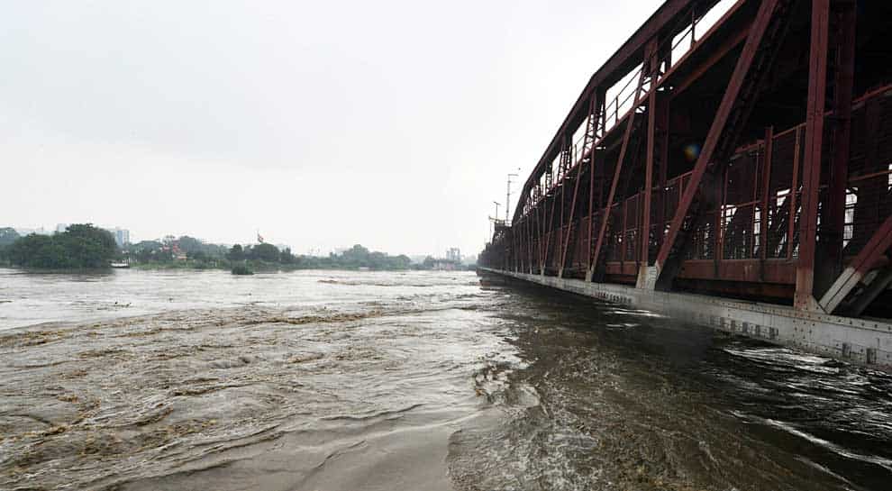 Ahead of Trump's Agra visit, 500 cusecs of water released into Yamuna to tackle 'foul smell' Ahead of Trump's Agra visit, 500 cusecs of water released into Yamuna to tackle 'foul smell'