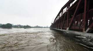 Ahead of Trump's Agra visit, 500 cusecs of water released into Yamuna to tackle 'foul smell'