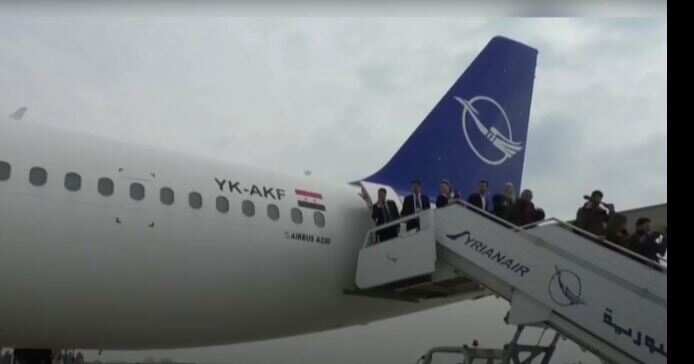 Flight lands in Aleppo after 8 years