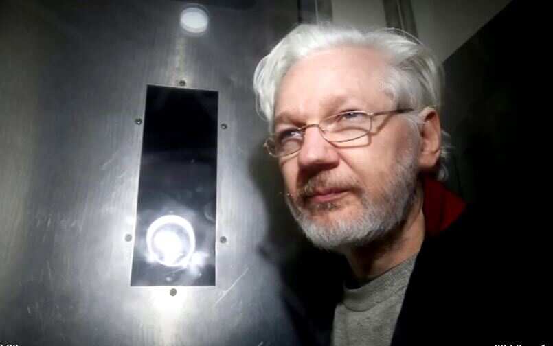 Did Donald Trump offered to pardon Julian Assange?