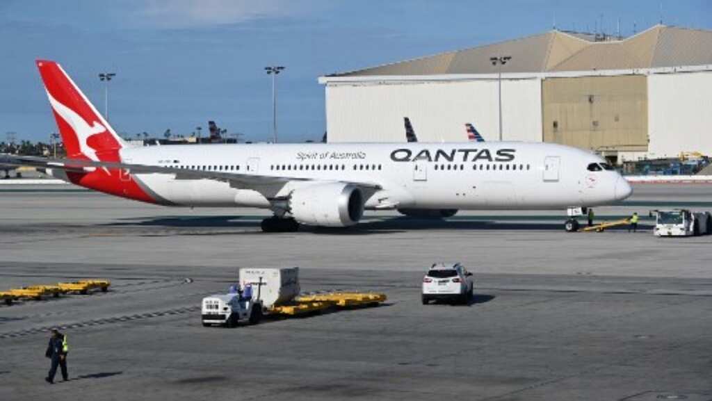 No fly list: Qantas Airways makes COVID vaccine necessary for international flights