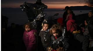 Greece blocks nearly 10,000 migrants at Turkey border