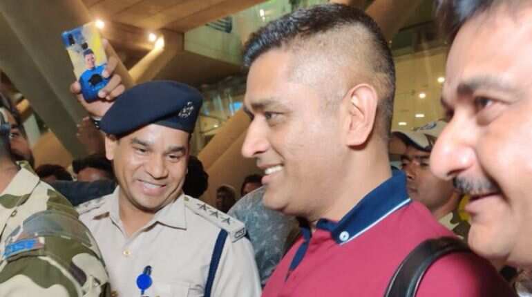 IPL 2020: Dhoni receives grand welcome at Chennai ahead of practice session IPL 2020: Dhoni receives grand welcome at Chennai ahead of practice session