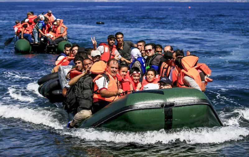 Greek police fire tear gas at refugees, trying to strop them from entering illegally