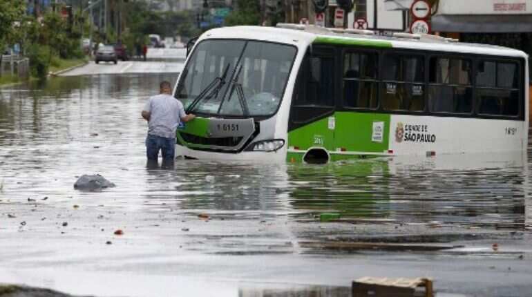 21 dead and 32 missing as torrential rain hits Brazil 21 dead and 32 missing as torrential rain hits Brazil