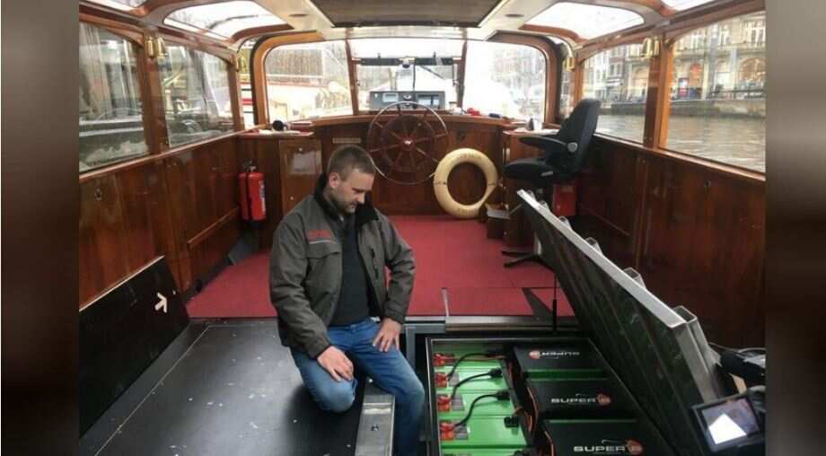 Amsterdam's boats go electric ahead of 2025 diesel ban