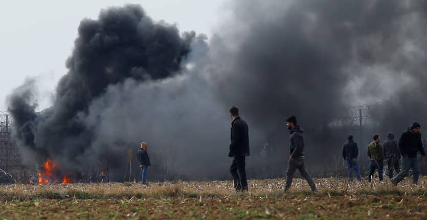 Greek police fire tear gas at migrants on Turkish border Greek police fire tear gas at migrants on Turkish border