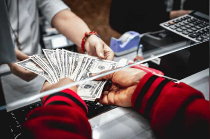 World Health Organization warns banknotes may be spreading coronavirus