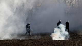 Migrants, police clash at Turkey-Greece border despite Erdogan-Putin ceasefire deal