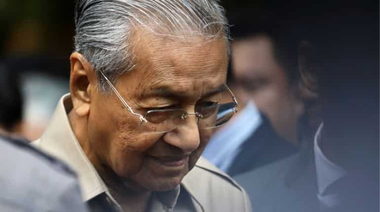 Malaysia: Mahathir Mohamad shown door from own party