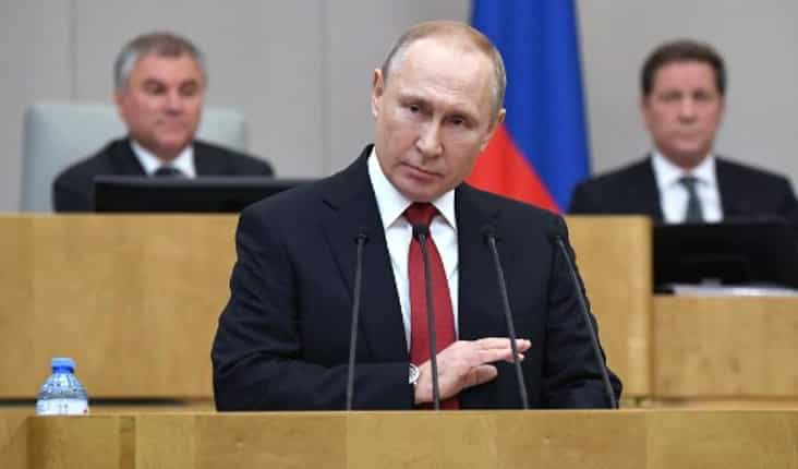 Putin pitches for constitutional amendment, MPs back package of changes