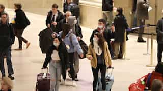 Coronavirus pandemic: US and Mexico plan to close border to 'non-essential travel'