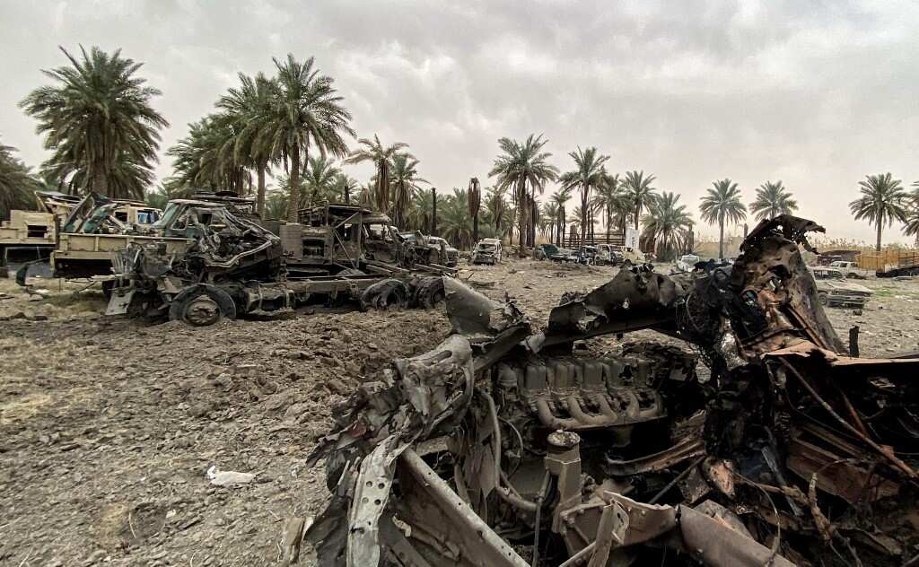 At least 33 rockets target US, UK troops in Iraq