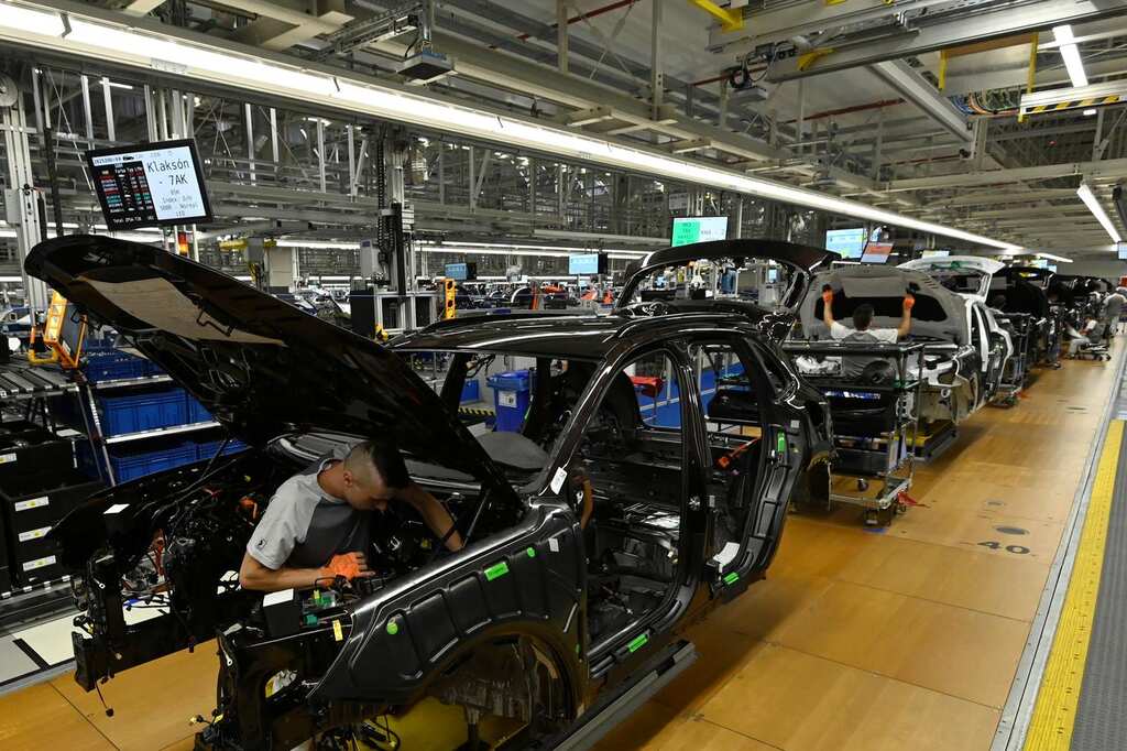 WION Wallet: FIAT, PSA, RENAULT to close plants in Europe