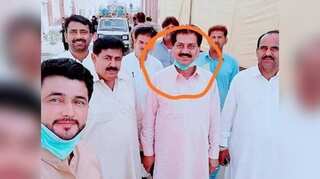 Pakistan suspends six officials for taking selfie with coronavirus-infected colleague