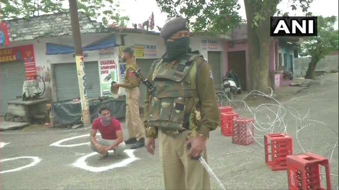 J&K police punish lockdown violators by locking them up in tiny circles 
