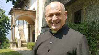 How Italian priests are sacrificing their lives to save coronavirus patients?