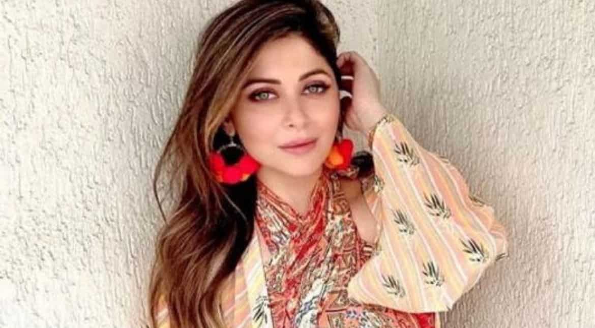 Kanika Kapoor deletes coronavirus post from Instagram after being trolled