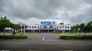 Woman in US coughs on food, supermarket discards goods worth $35,000
