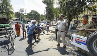 Maharashtra: Man assaults cop on lockdown duty, tries to set him afire