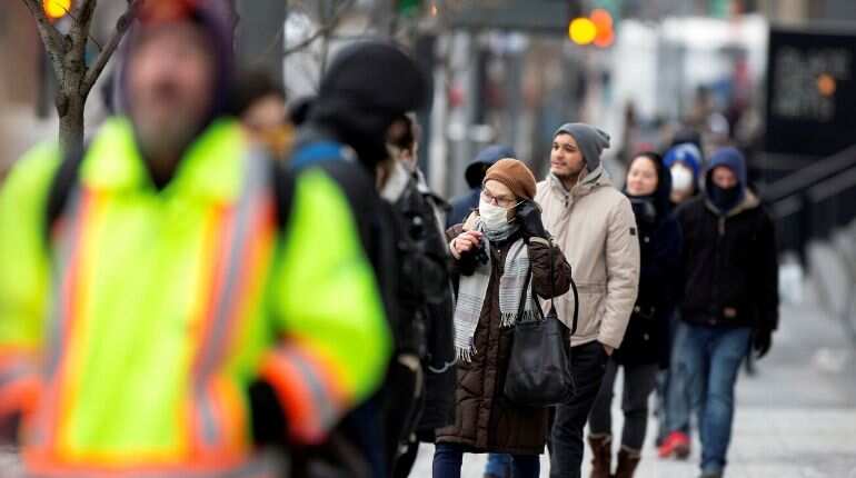 Canada coronavirus deaths jump 20%, Ottawa offers reservists full-time jobs