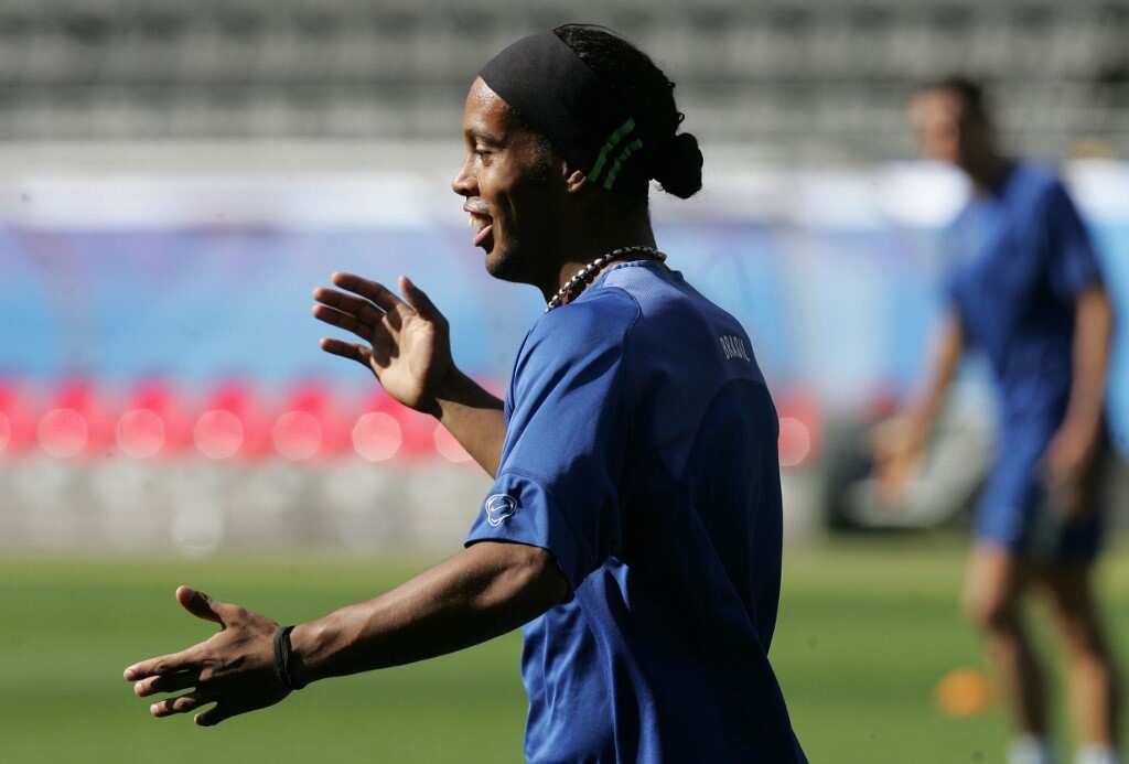 Paraguay court releases Ronaldinho into house arrest in Asuncion hotel