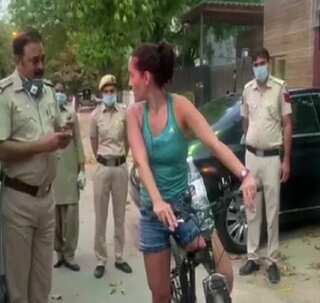 Woman from Uruguay flouts coronavirus lockdown rules in Delhi, fights with cops
