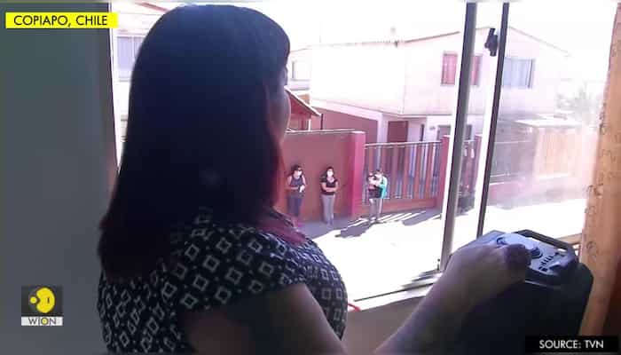 Chilean soprano sings for neighbors during lockdown