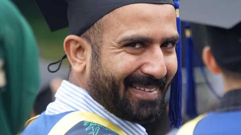 To return or not? Pakistani students, who were stuck in China, faces dilemma To return or not? Pakistani students, who were stuck in China, faces dilemma
