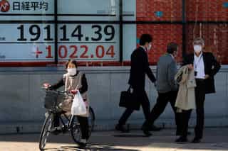 Japan slips into recession, slump set to worsen as pandemic wreaks havoc