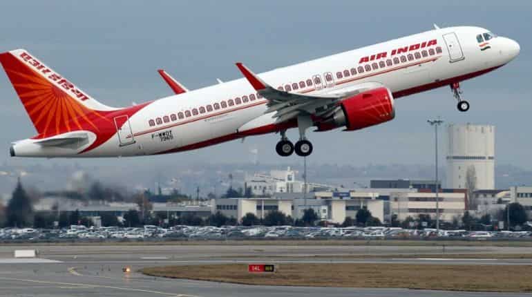 Supreme Court orders refund of tickets of flights cancelled due to lockdown Supreme Court orders refund of tickets of flights cancelled due to lockdown