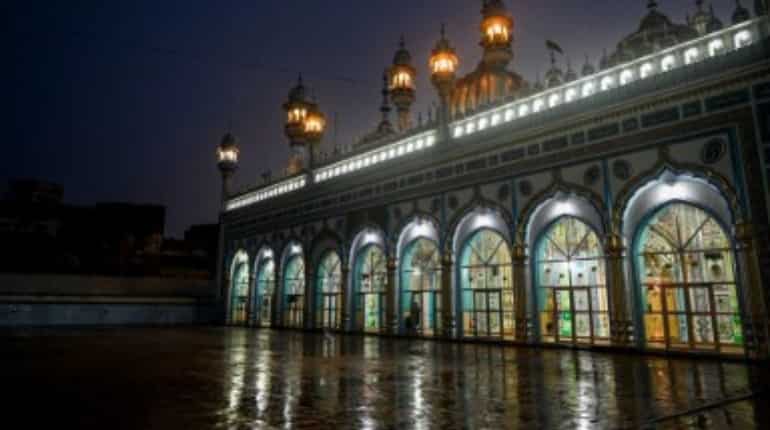 Mosques becoming a major source of transmission: Pakistan health expert