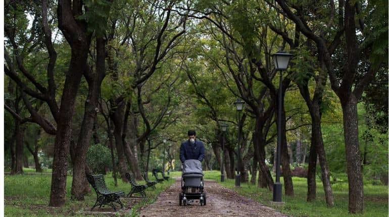 Hens? Fish? Spaniards walk strange 'pets' as country extends lockdown to May 9 Hens? Fish? Spaniards walk strange 'pets' as country extends lockdown to May 9