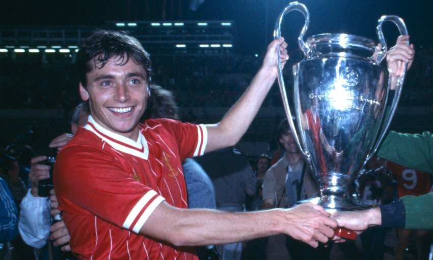 Former Liverpool striker Michael Robinson dies at 61 Former Liverpool striker Michael Robinson dies at 61