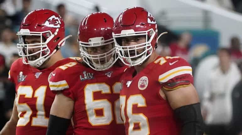 From Super Bowl winner to medical doctor! Laurent Duvernay-Tardif joins coronavirus frontline