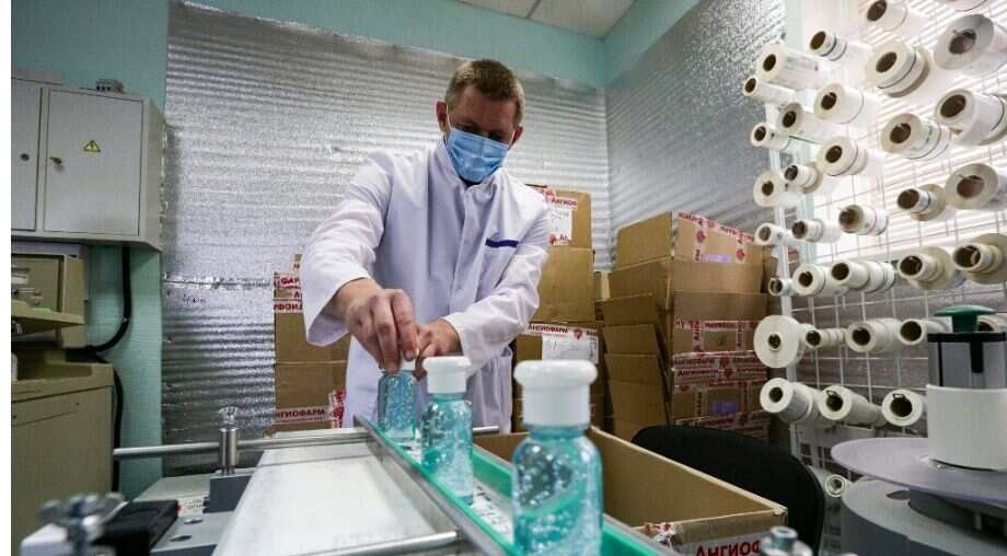 Russia sees record rise in one-day coronavirus infections; total number tops 100,000