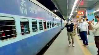 Passenger hurl stones at Shramik special train; no food and water available